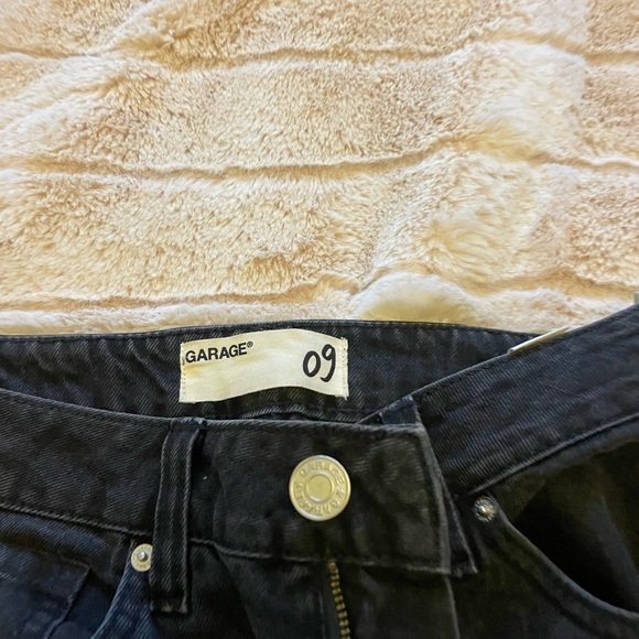 Embroidered garage jeans - Picture 3 of 3